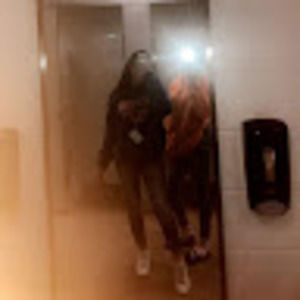 Meet your Posher, Alexis and